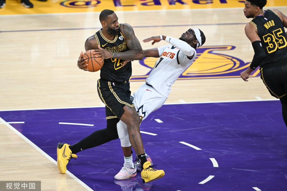 的舞台上 的舞台上