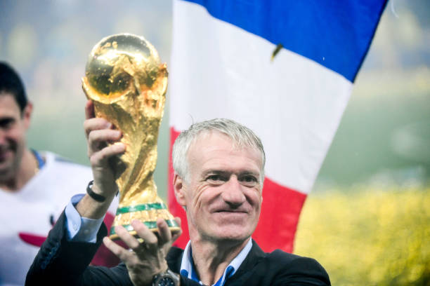 35岁哈登变恋爱脑！对女友百般宠溺，生涯吸金30亿，过二人世界.